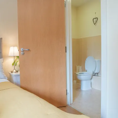 Appartement Steps Away From New Street Station & 2 Beds & 2 Baths Flat At Center *