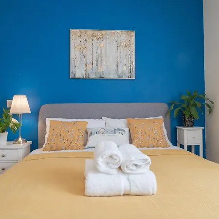 Steps Away From New Street Station & 2 Beds & 2 Baths Flat At Center Appartement