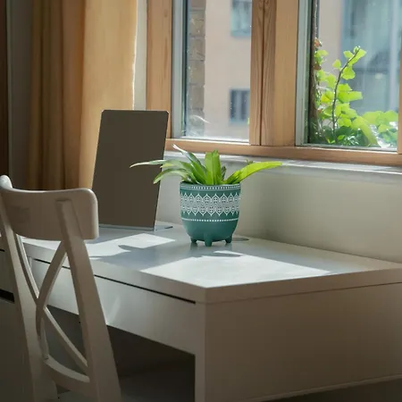 Steps Away From New Street Station & 2 Beds & 2 Baths Flat At Center Appartement