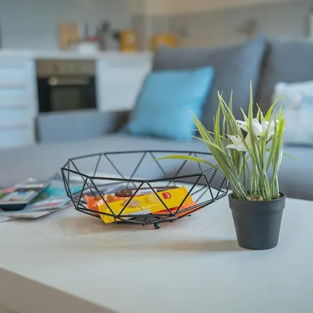 Steps Away From New Street Station & 2 Beds & 2 Baths Flat At Center Appartement